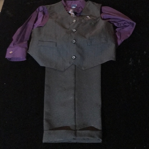 4 pieces grey pin striped set. - Picture 1 of 4